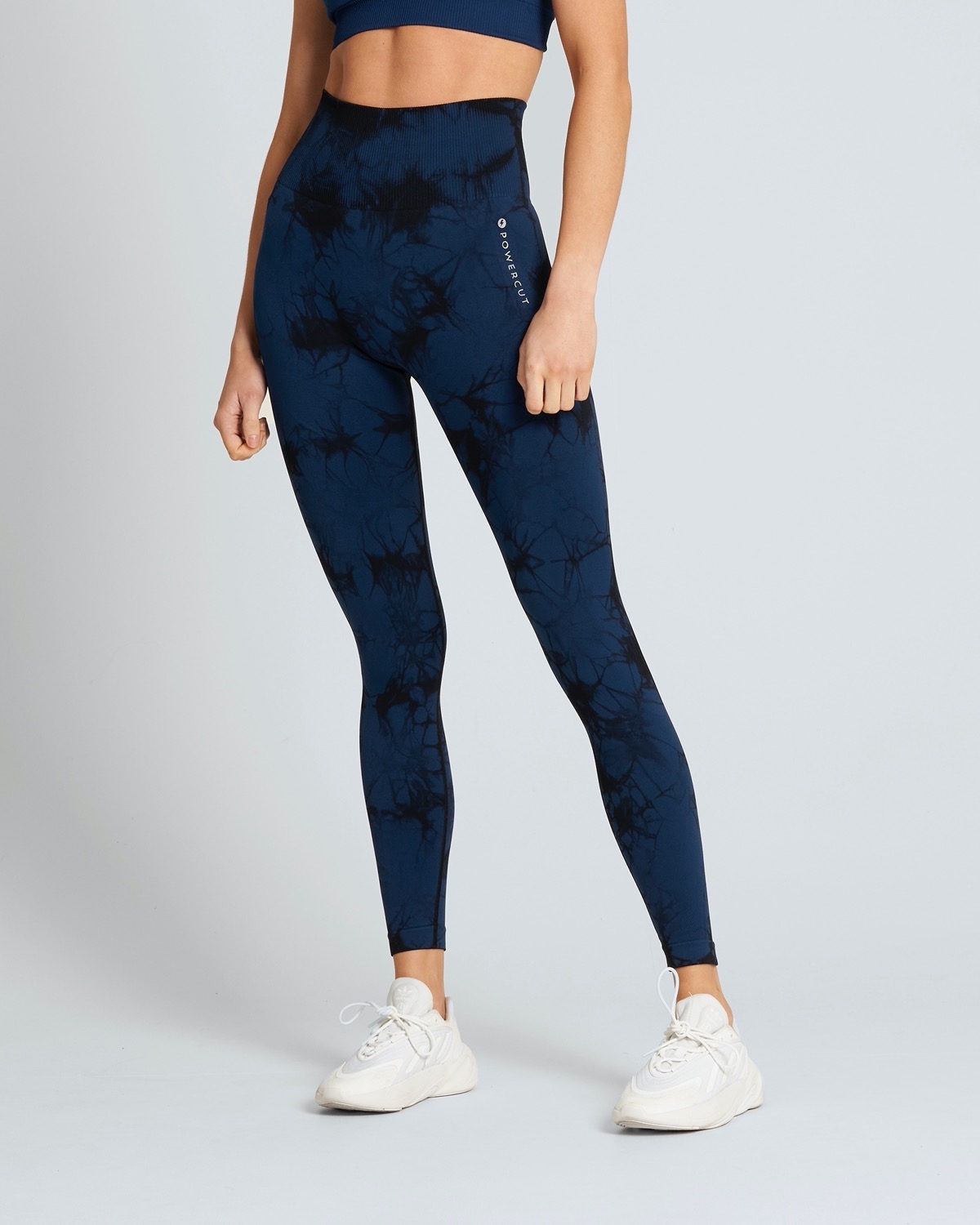 https://dunnes.btxmedia.com/pws/client/images/catalogue/products/1551127/zoom/1551127_navy.jpg