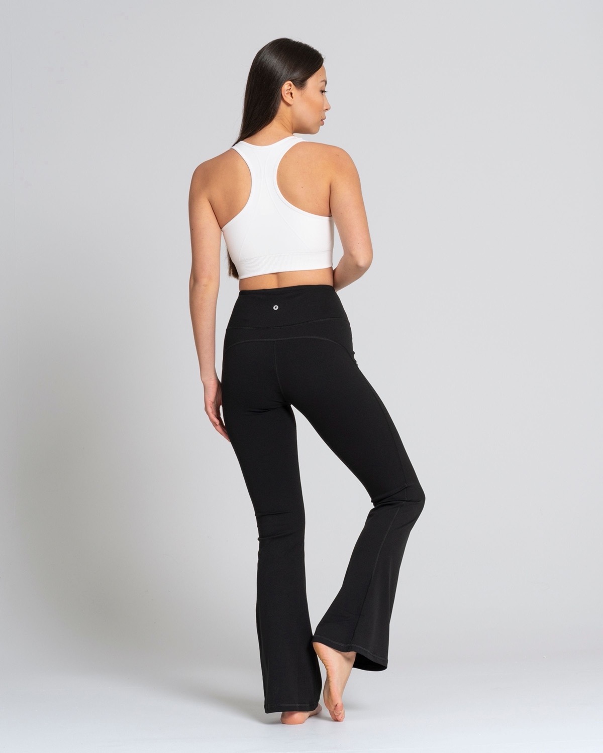 Dunnes Stores fans set for frenzy over black flared leggings on sale for  €20 - they're a wardrobe staple