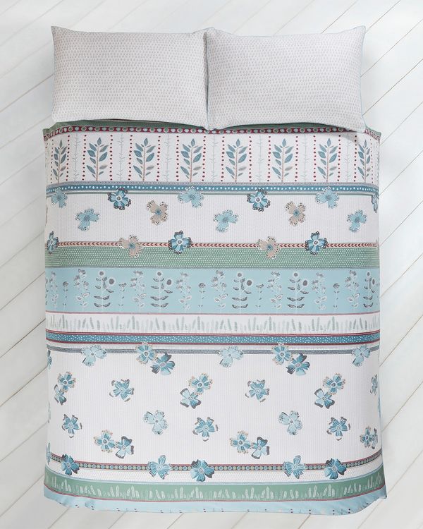 Carolyn Donnelly Eclectic Posie Bed
