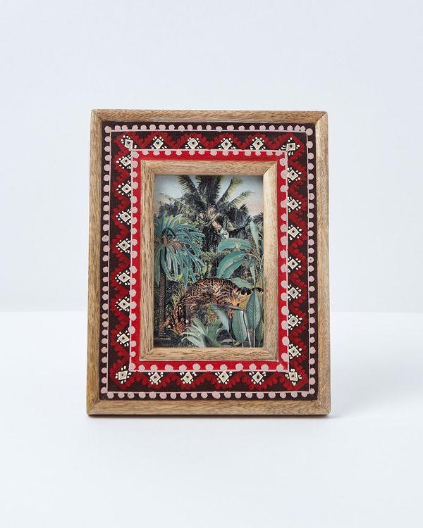 Carolyn Donnelly Eclectic Painted Border Frame