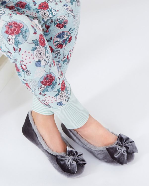 Carolyn Donnelly Eclectic Bow Velvet Slippers