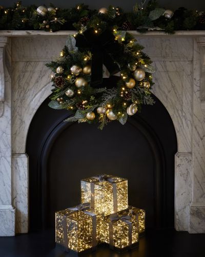 Paul Costelloe Gold Bauble Wreath