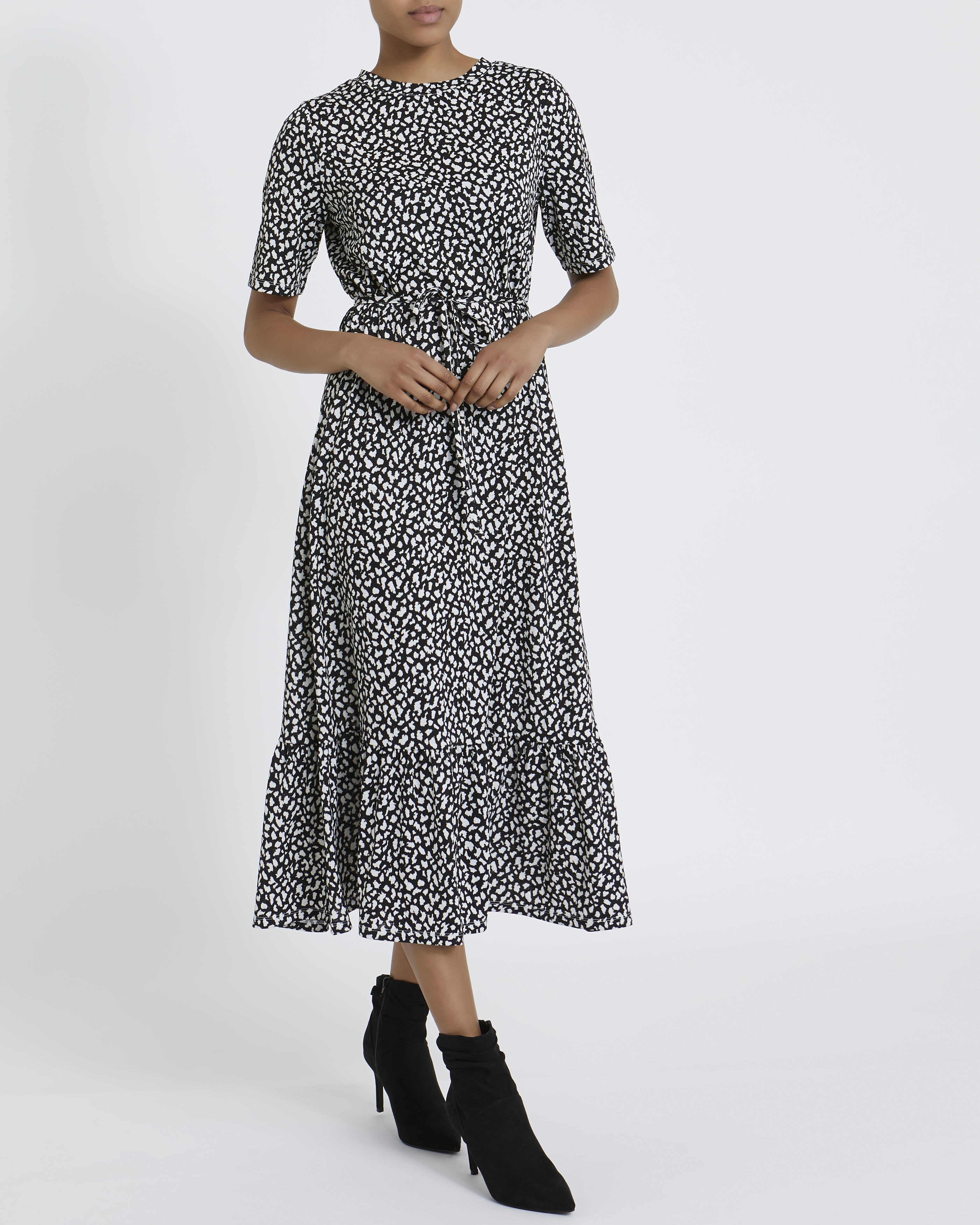 Dunnes Stores | Black-ivory Printed Short Sleeve Midi Dress