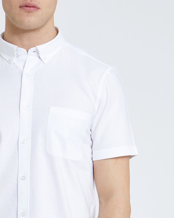 Slim Fit Short-Sleeved Oxford Solid Shirt