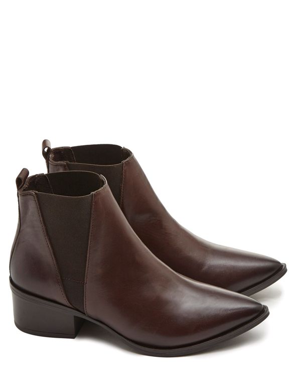 Gallery Leather Chelsea Boot