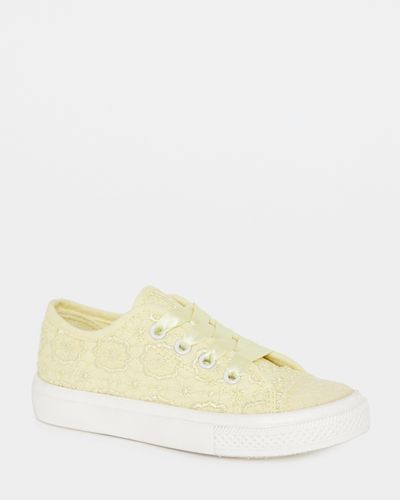 Younger Girls Lace Canvas Shoes thumbnail