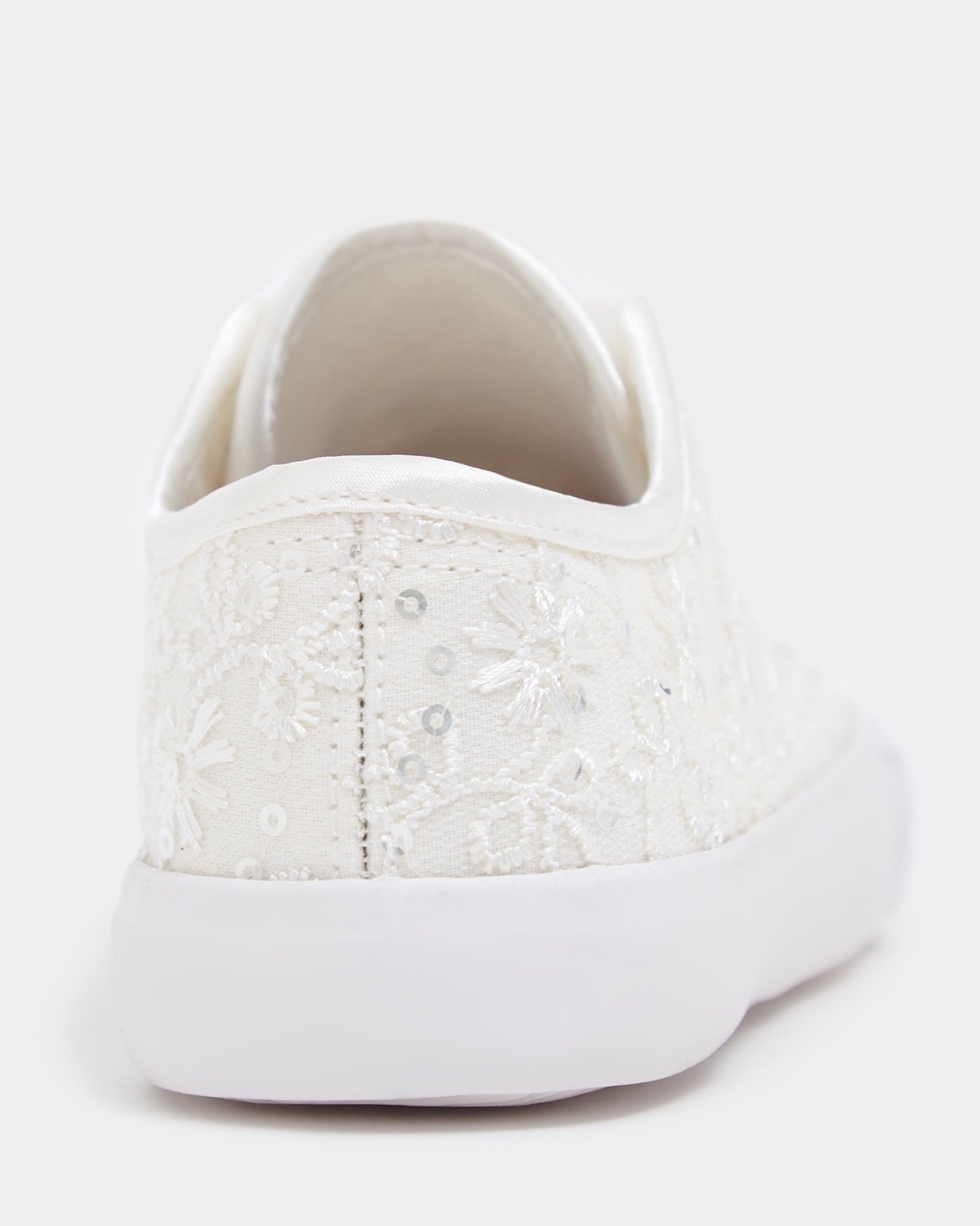 Dunnes Stores  White Occasion Canvas Lace-Up Shoes (Size 8-3)