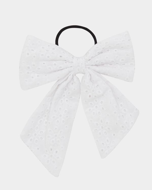Broderie Bow