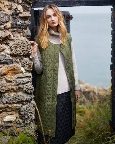Carolyn Donnelly The Edit Reversible Quilted Gilet thumbnail