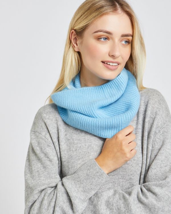 Carolyn Donnelly The Edit Blue Ribbed Cashmere Snood