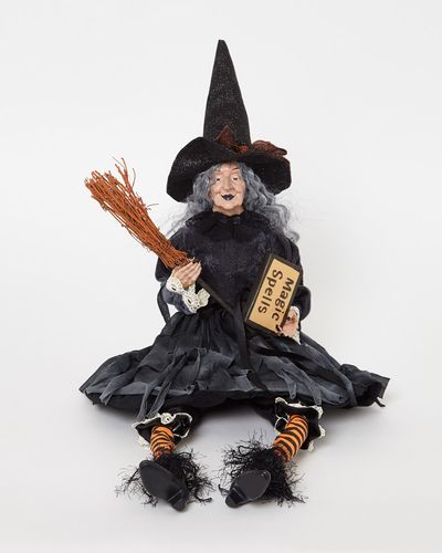 Sitting Witch thumbnail