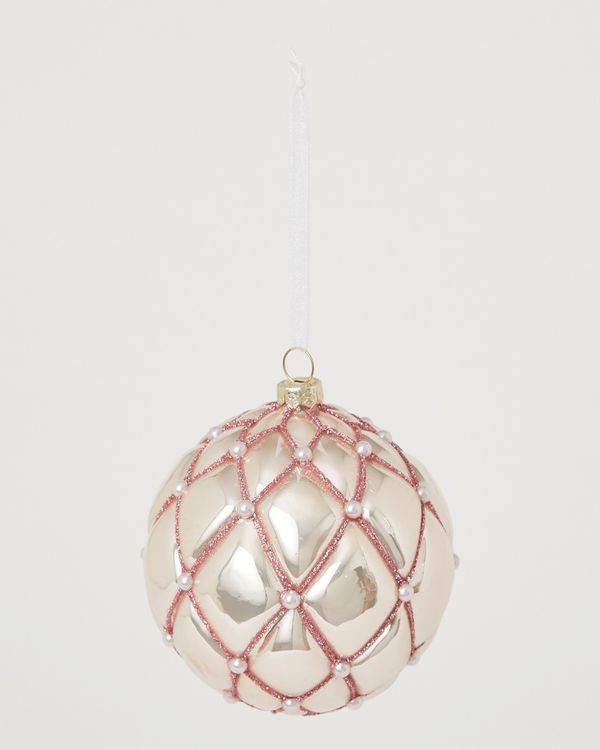 Quilted Pearl Bauble