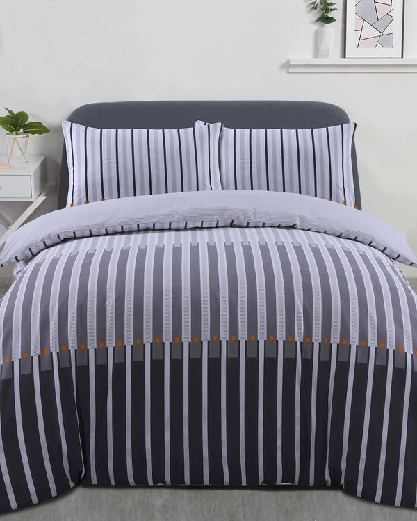 Linear Printed Complete Bed Set