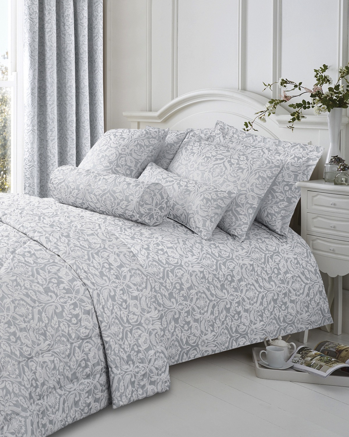 Dunnes Stores Silver Floral Jacquard Duvet Set