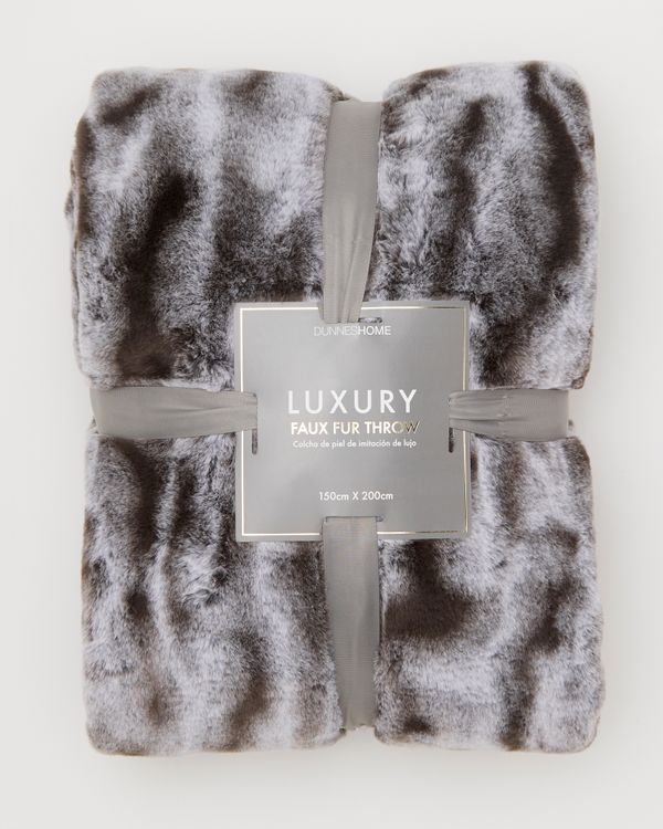 Luxury Faux Fur Throw