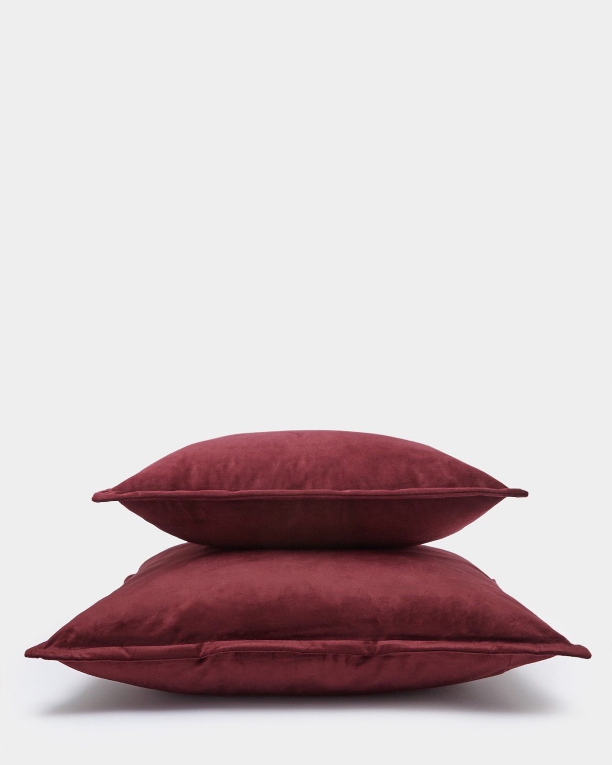 https://dunnes.btxmedia.com/pws/client/images/catalogue/products/7742484/zoom/7742484_burgundy.jpg