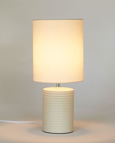 Leo Ribbed Ceramic Lamp