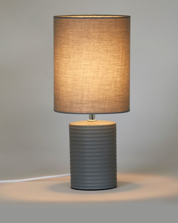 Leo Ribbed Ceramic Lamp