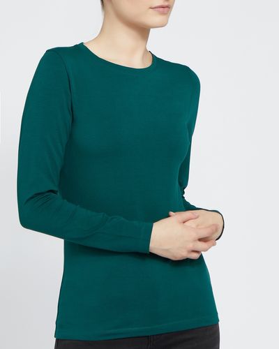 Long-Sleeved Stretch Crew Neck Top thumbnail