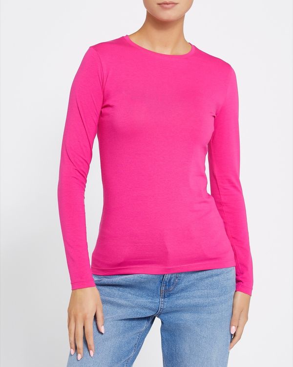 Long-Sleeved Stretch Crew Neck Top