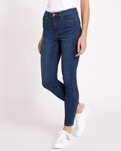 Mid Rise Essential Skinny Fit Jeans thumbnail
