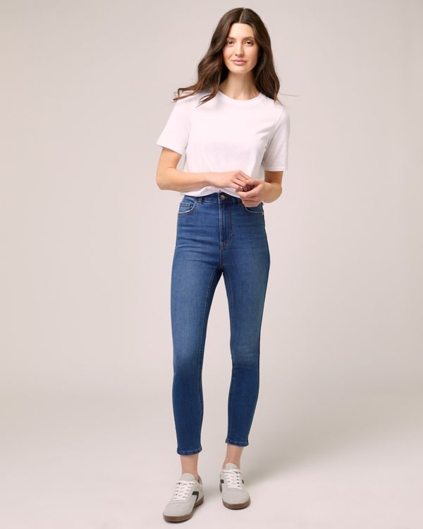 High Rise Essential Skinny Jeans