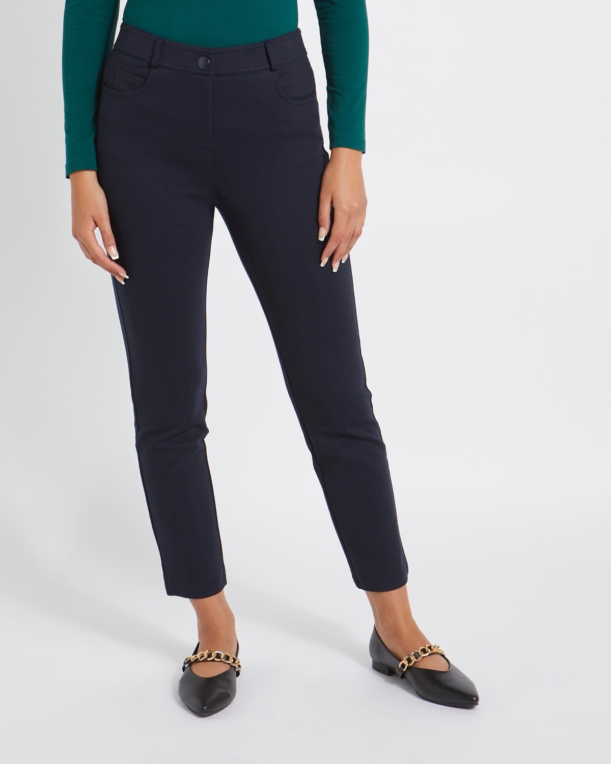 https://dunnes.btxmedia.com/pws/client/images/catalogue/products/8516704/zoom/8516704_navy.jpg
