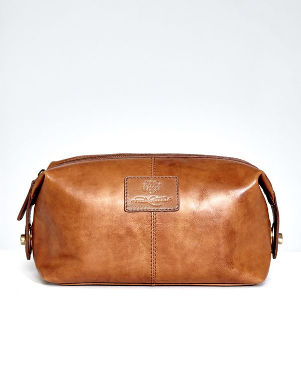 Paul Costelloe Living Leather Wash Bag